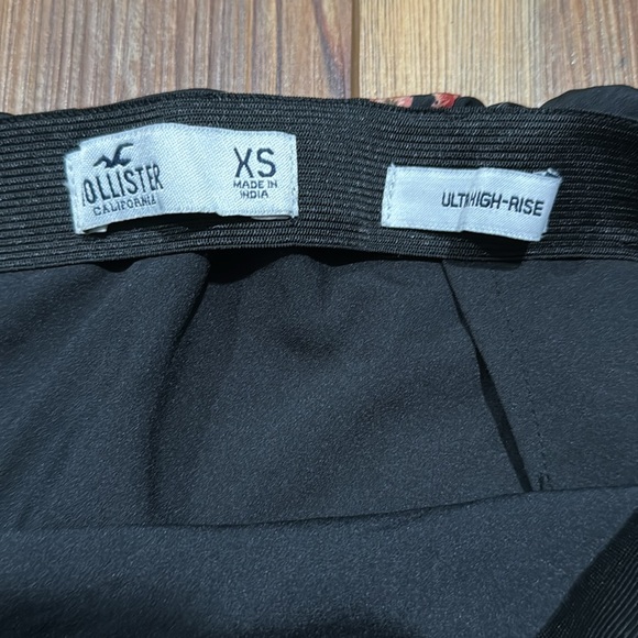 Hollister Ultra High Rise Mini Skirt Size XS - Picture 3 of 4